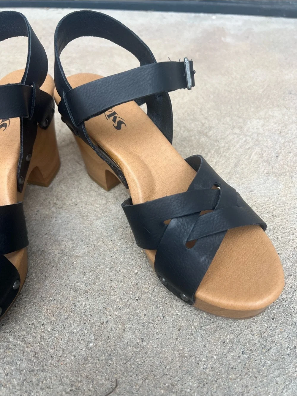 Korks Black Leather Woven Clog Platform Sandals